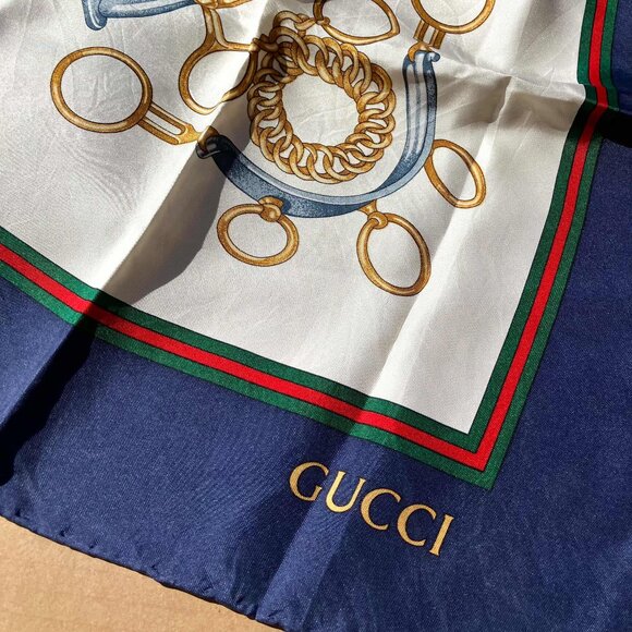 Vintage GUCCI Navy Blue Gold Classic Logo Scarf Square Silk Carre 35" 90 cm - Picture 4 of 9